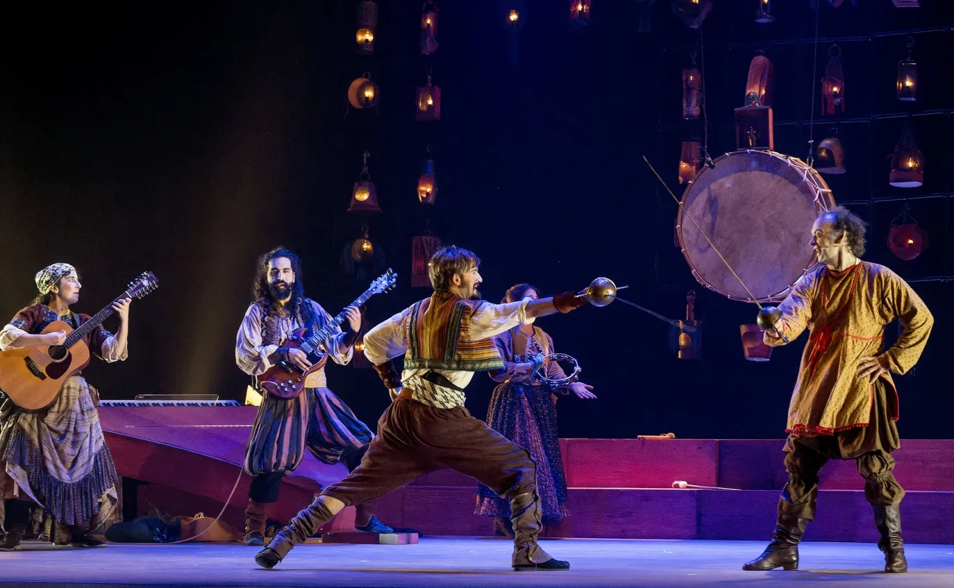 Foto 3 - El Teatro Liceo acoge este viernes &lsquo;Farra&rsquo;, un espect&aacute;culo que une teatro, circo y m&uacute;sica del Siglo de Oro