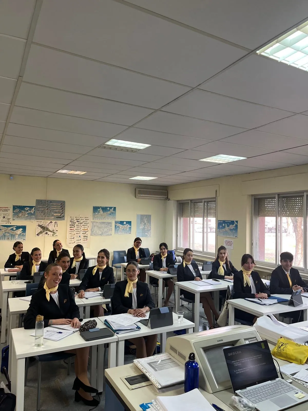 Foto 2 - Oportunidad laboral en el aire: Adventia forma gratis a desempleados como auxiliares de vuelo