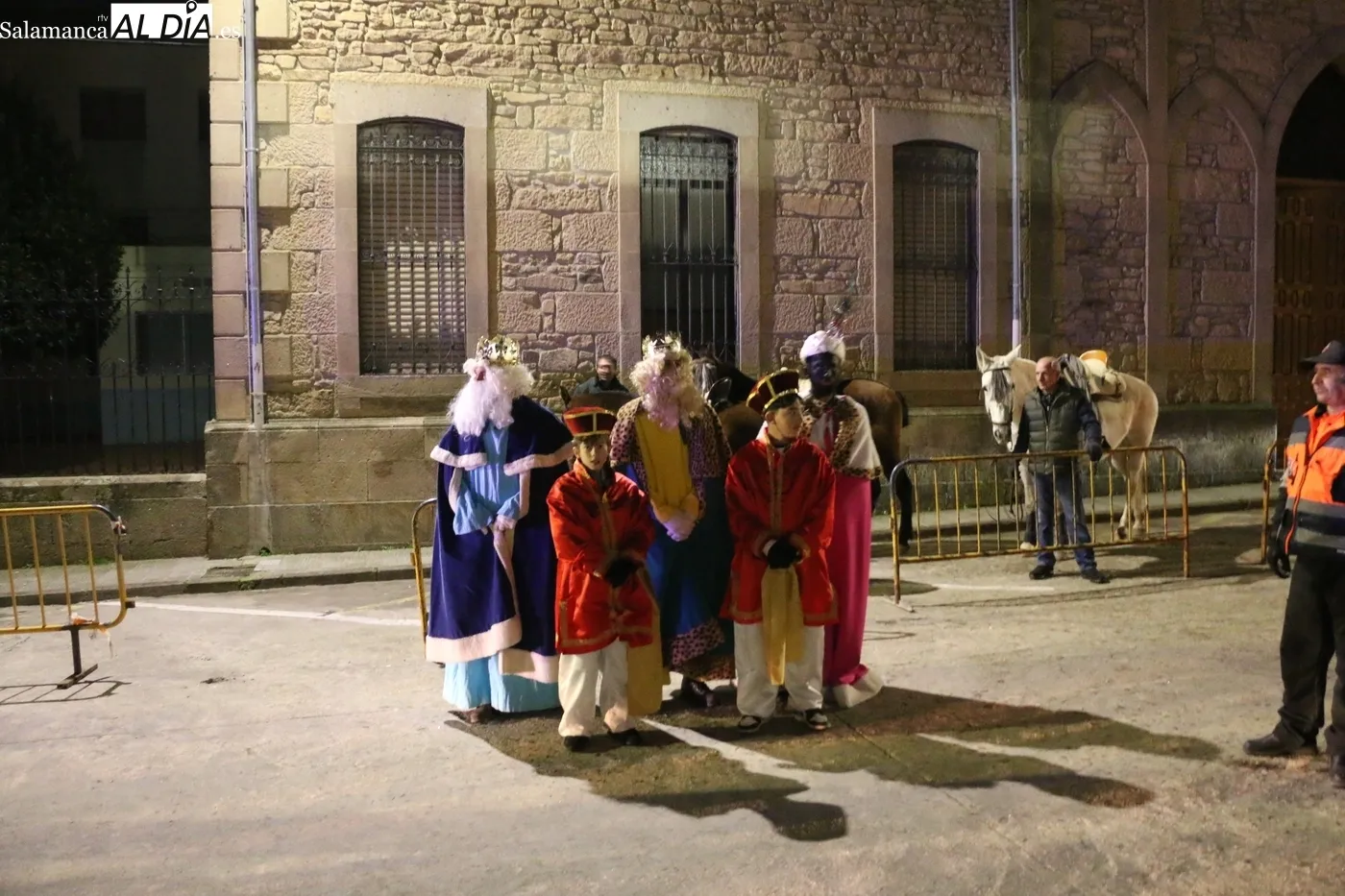 Visita de los Reyes Magos en Vitigudino / CORRAL