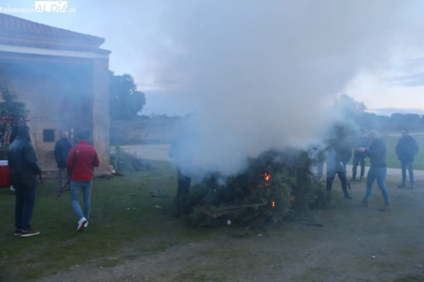 Hogueras de San Sebastián en Sobradillo / CORRAL 