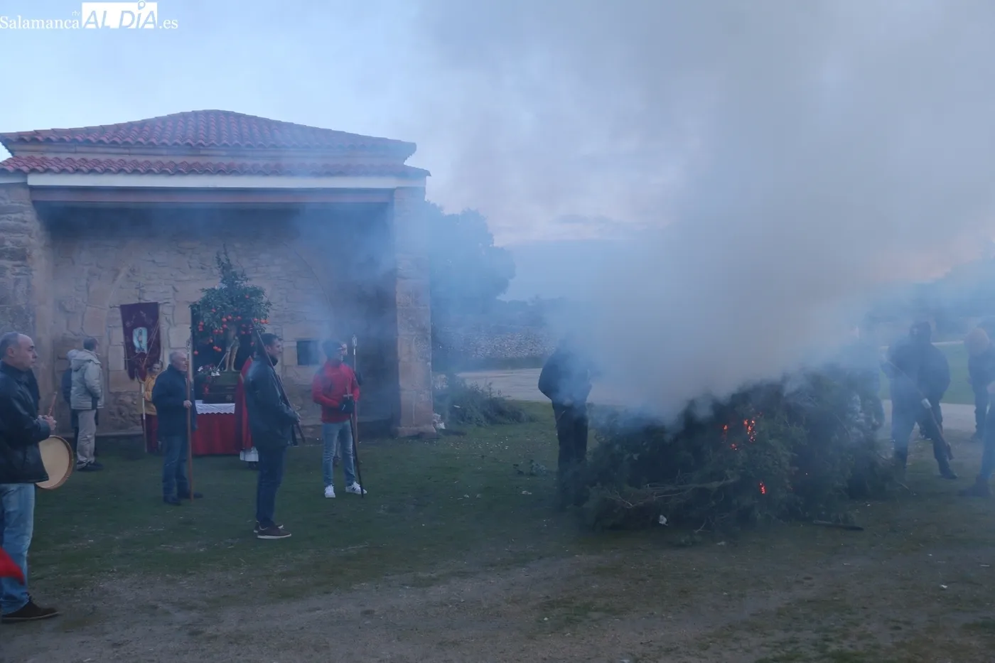 Hogueras de San Sebastián en Sobradillo / CORRAL 