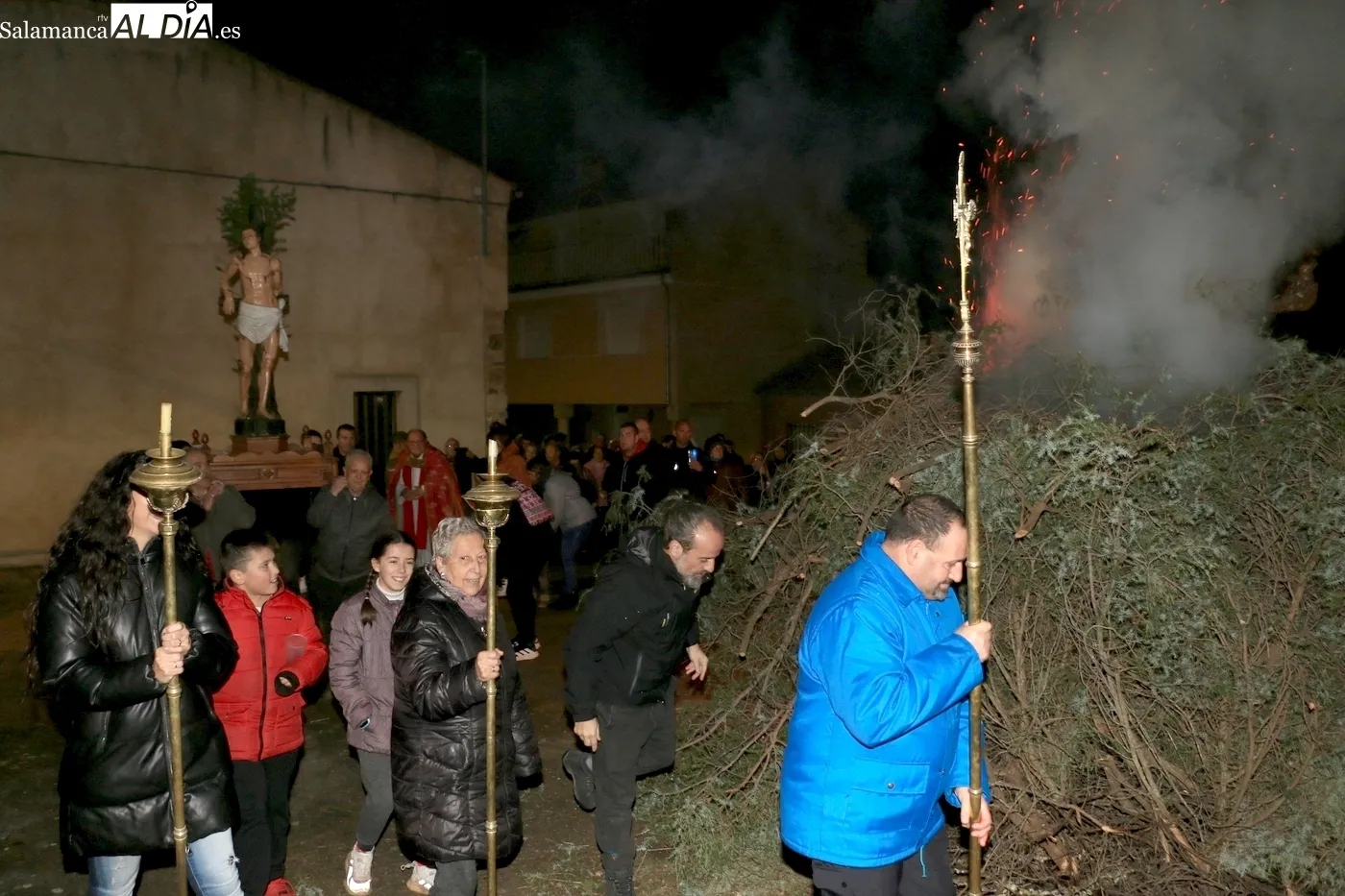 Hogueras de San Sebastián en La Frenegeda / CORRAL