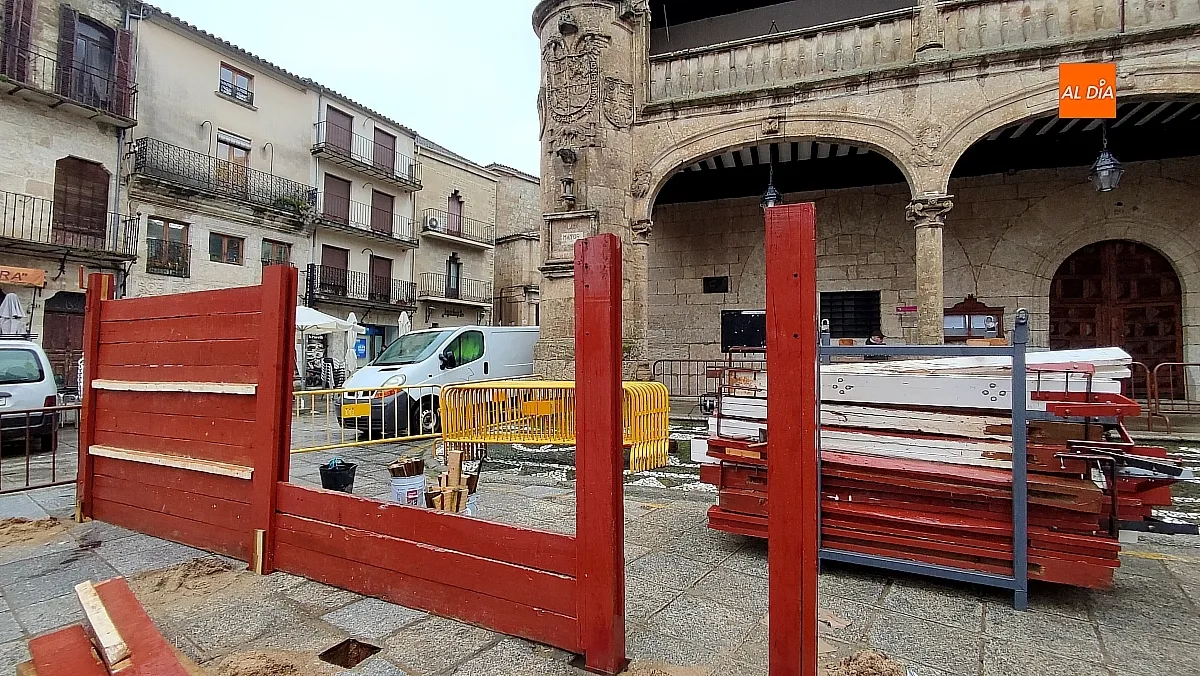 El ágora mirobrigense inicia su metamorfosis hacia el Carnaval del Toro
