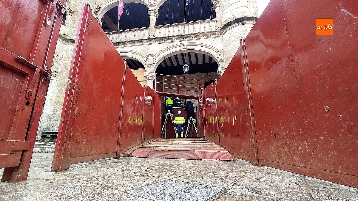 El ágora mirobrigense inicia su metamorfosis hacia el Carnaval del Toro