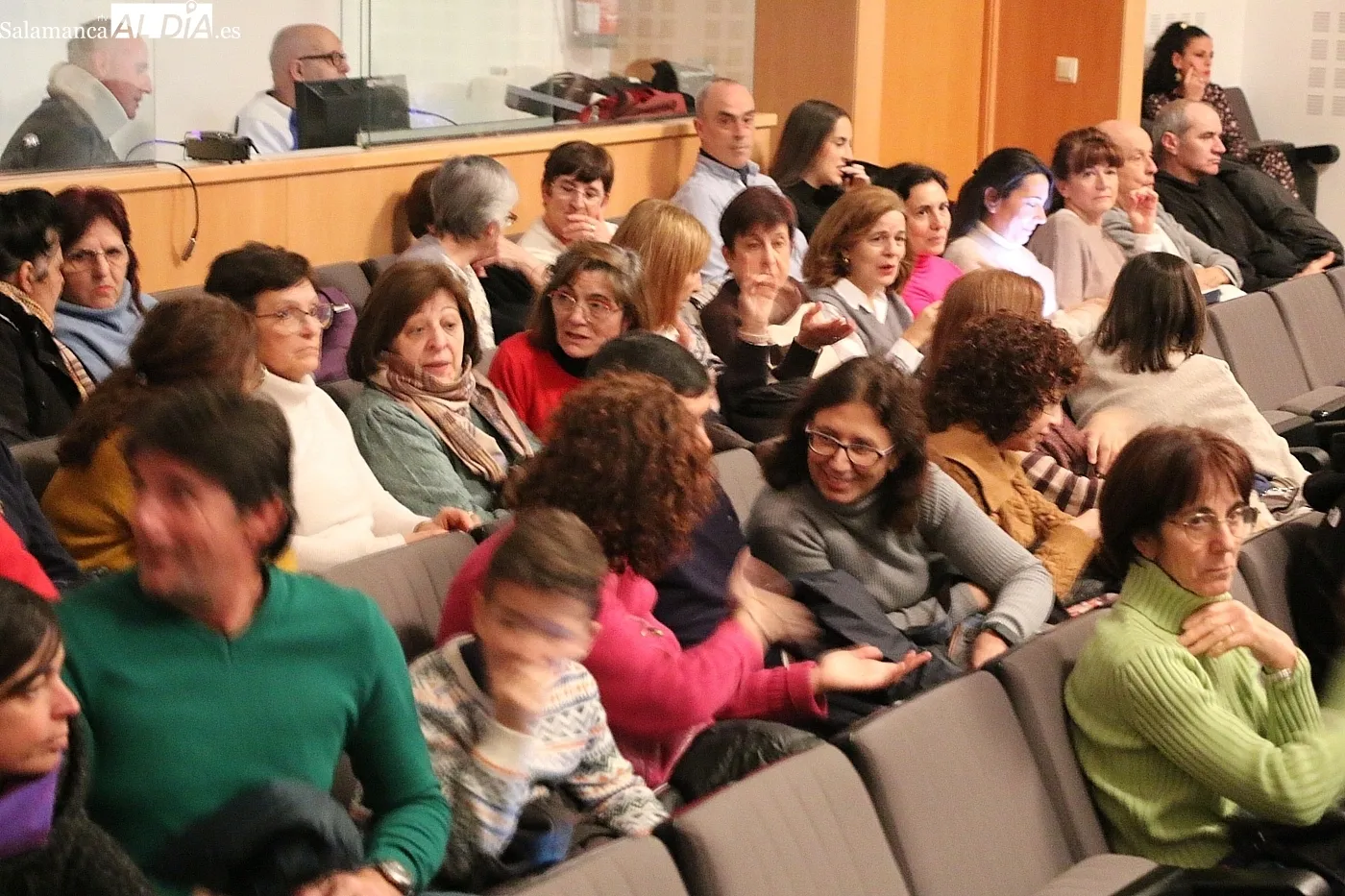 Momentos de la presentación del XXXVIII Certamen Nacional de Teatro 'Villa de vitigudino'  / CORRAL