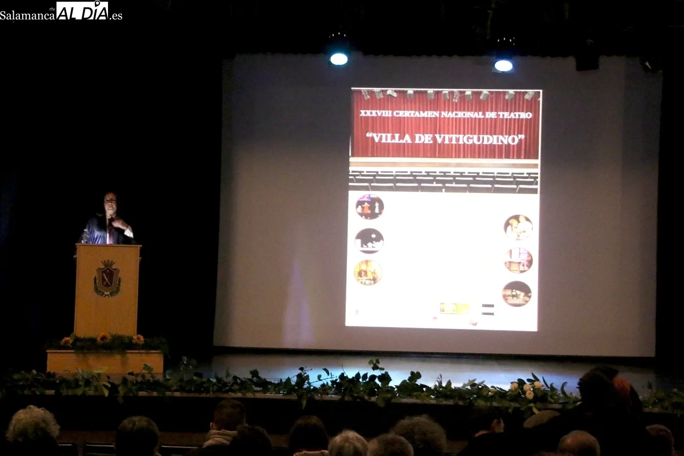Momentos de la presentación del XXXVIII Certamen Nacional de Teatro 'Villa de vitigudino'  / CORRAL