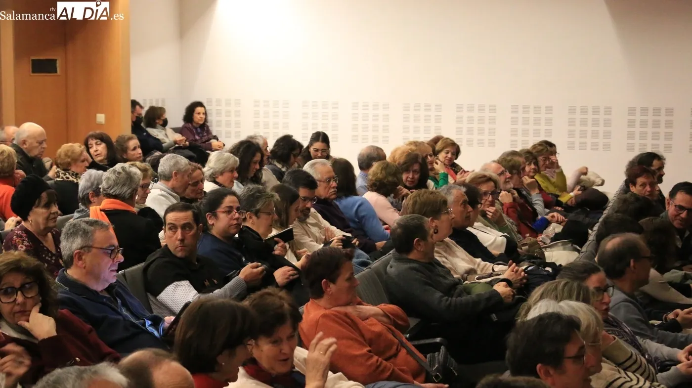 Excelente representación de Umbriel Teatro en 'Las criadas' / CORRAL