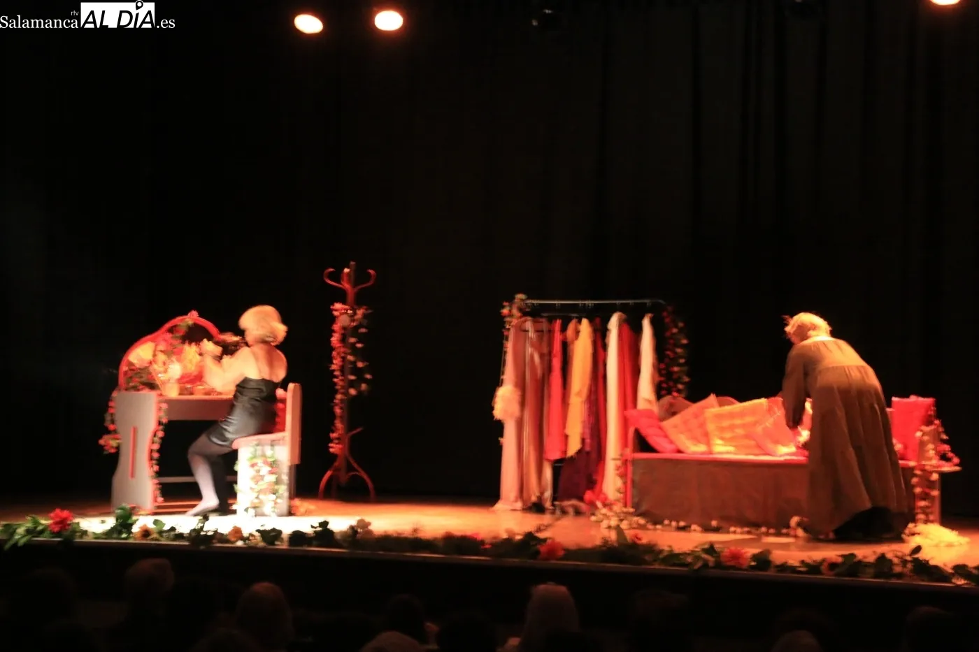 Excelente representación de Umbriel Teatro en 'Las criadas' / CORRAL