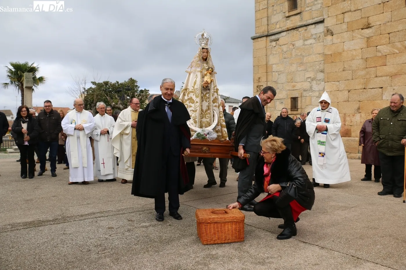 Celebración de la fiesta de las Candelas en La Fregeneda  / CORRAL