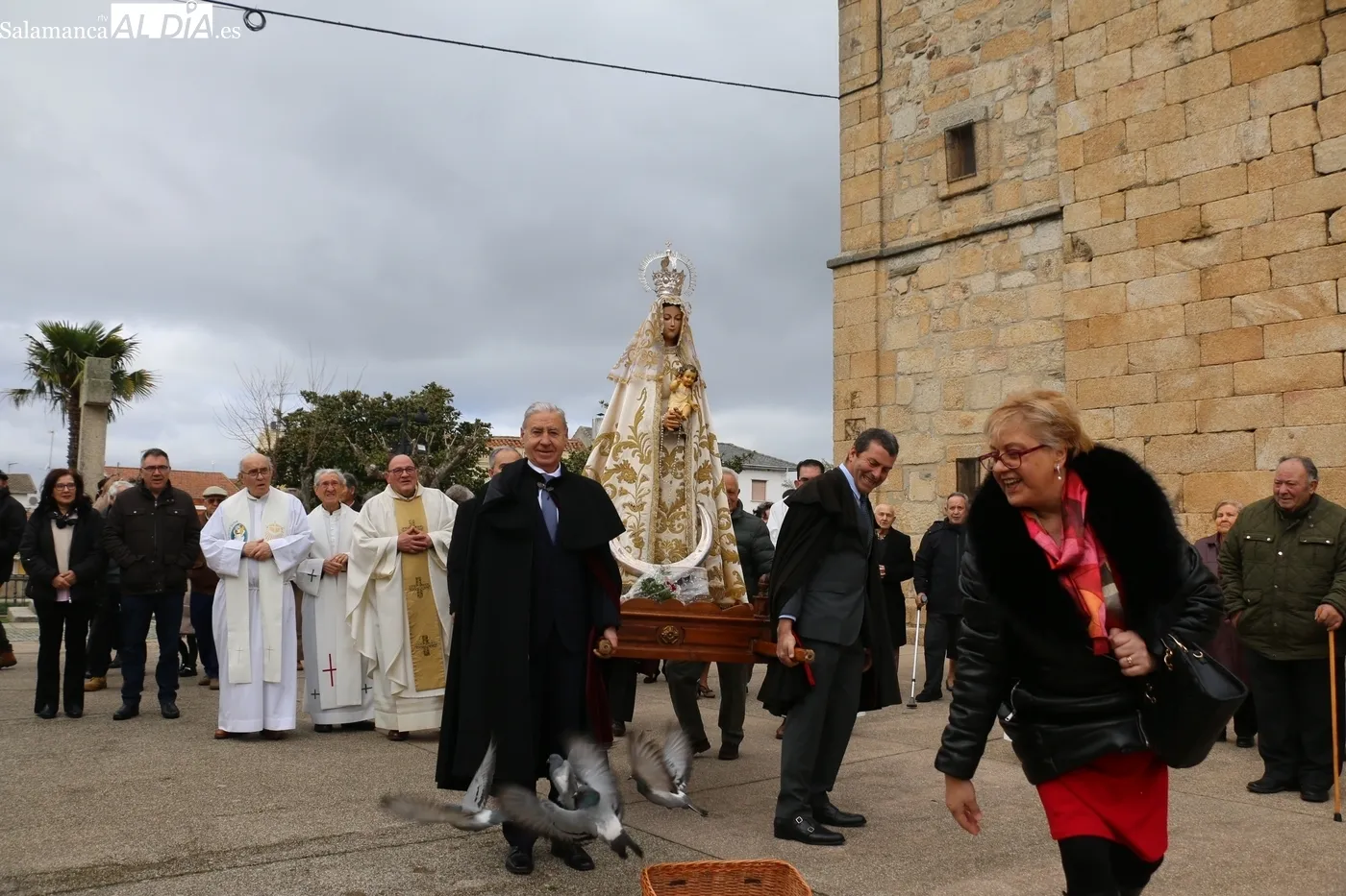 Celebración de la fiesta de las Candelas en La Fregeneda  / CORRAL