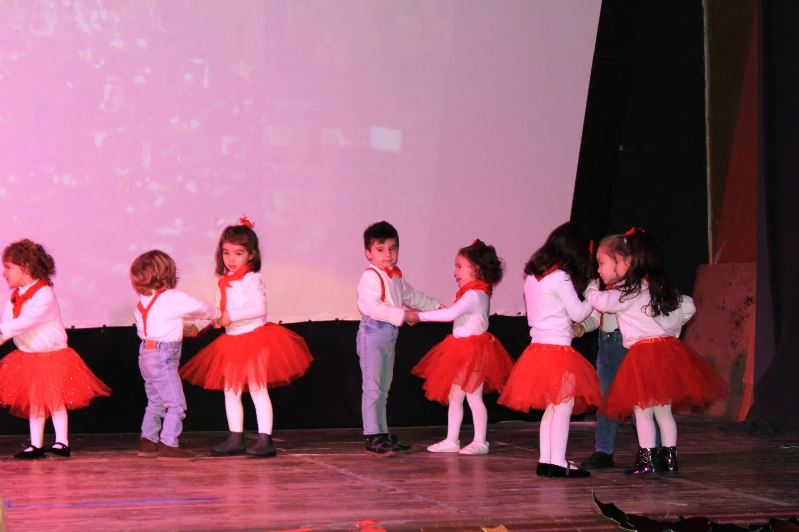 El Colegio Calasanz celebra la Navidad con su tradicional festival de Infantil y Primaria