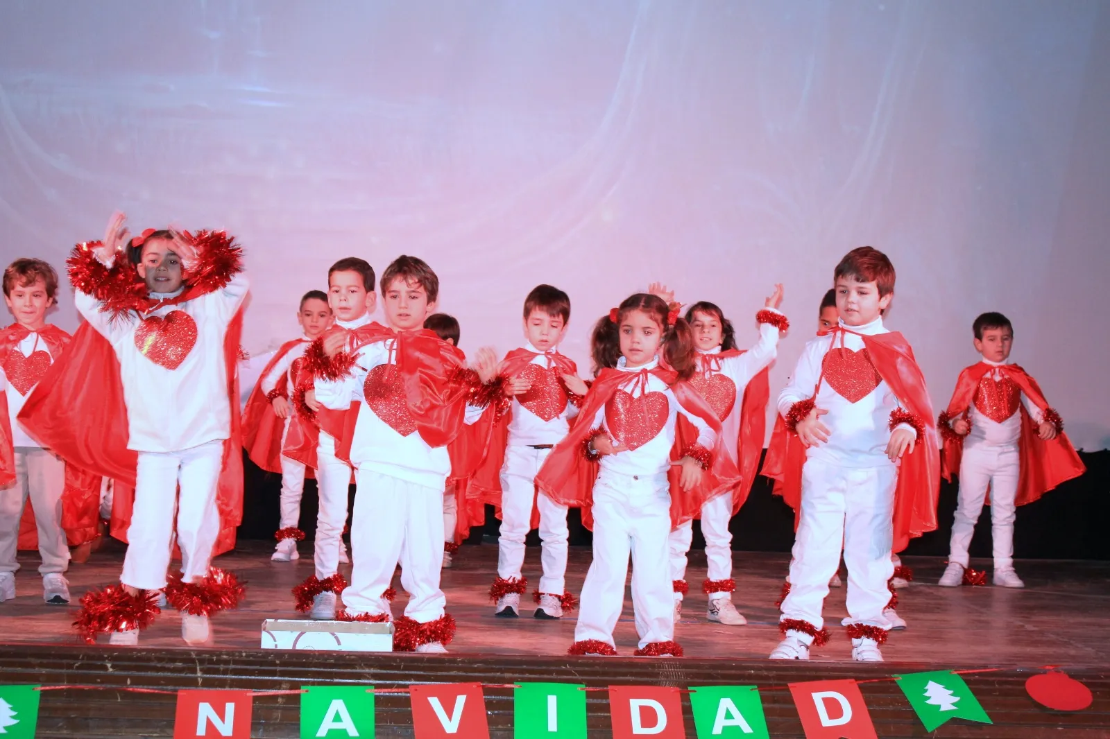 El Colegio Calasanz celebra la Navidad con su tradicional festival de Infantil y Primaria