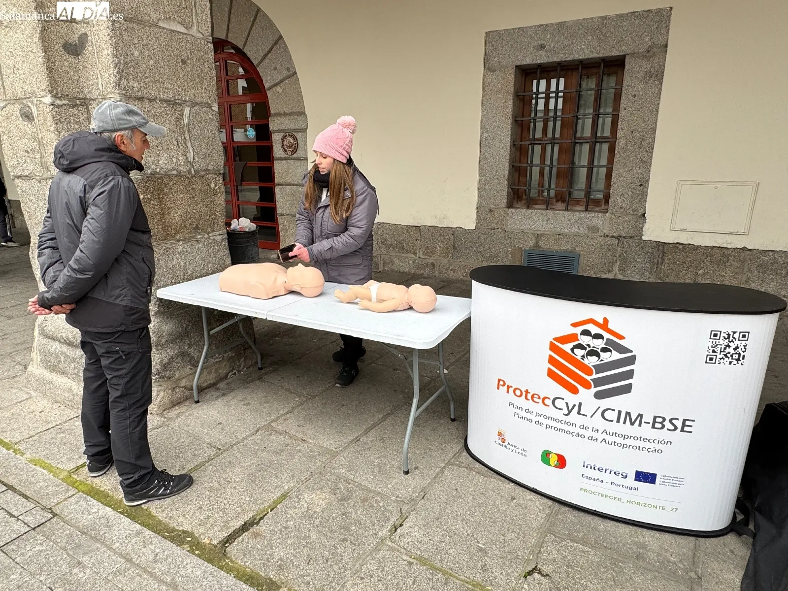 Foto 2 - El Centro de Desarrollo Sociocultural acoge una jornada pr&aacute;ctica de autoprotecci&oacute;n ciudadana