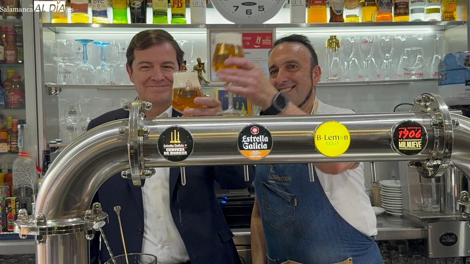 Foto 10 - Conversaciones, sonrisas o "tirar" una ca&ntilde;a: as&iacute; ha sido la visita informal de Ma&ntilde;ueco a Los &Aacute;lamos
