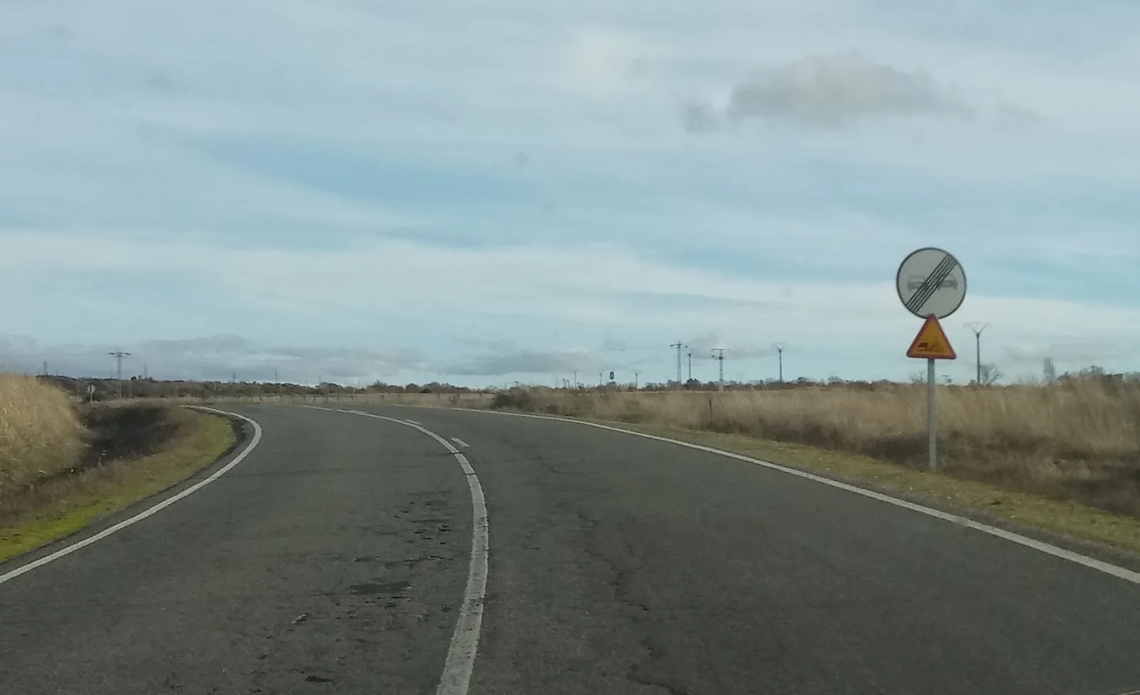 Foto 4 - Quejas por los baches y el desgaste de la carretera SA-212 entre Fuenterroble y Guijuelo