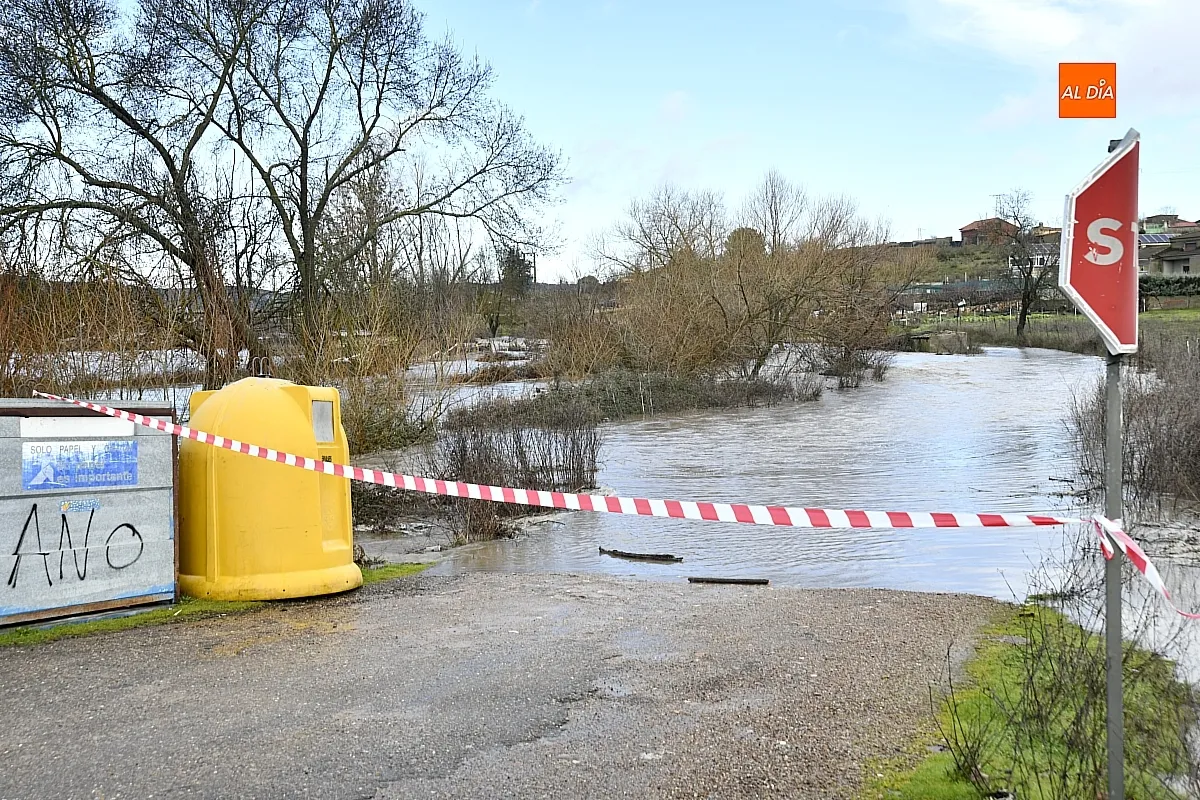 La falta de limpieza de regatos y cunetas provoca inundaciones en el extrarradio de Ciudad Rodrigo