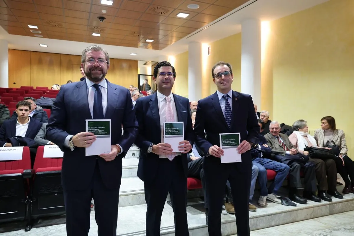 Foto 3 - FOTOS | Eduardo Est&eacute;vez desvela en su nuevo libro las claves del 'quinto poder' empresarial