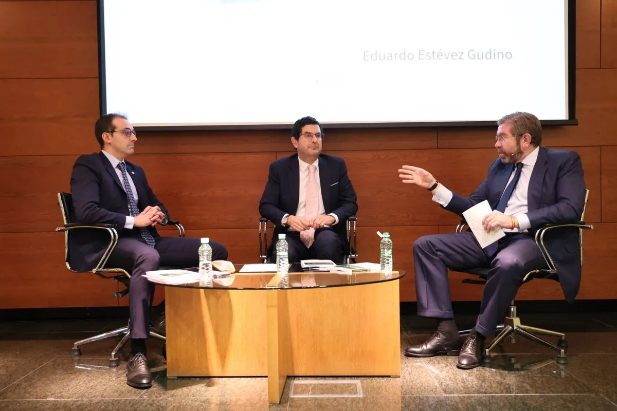 Foto 5 - FOTOS | Eduardo Est&eacute;vez desvela en su nuevo libro las claves del 'quinto poder' empresarial
