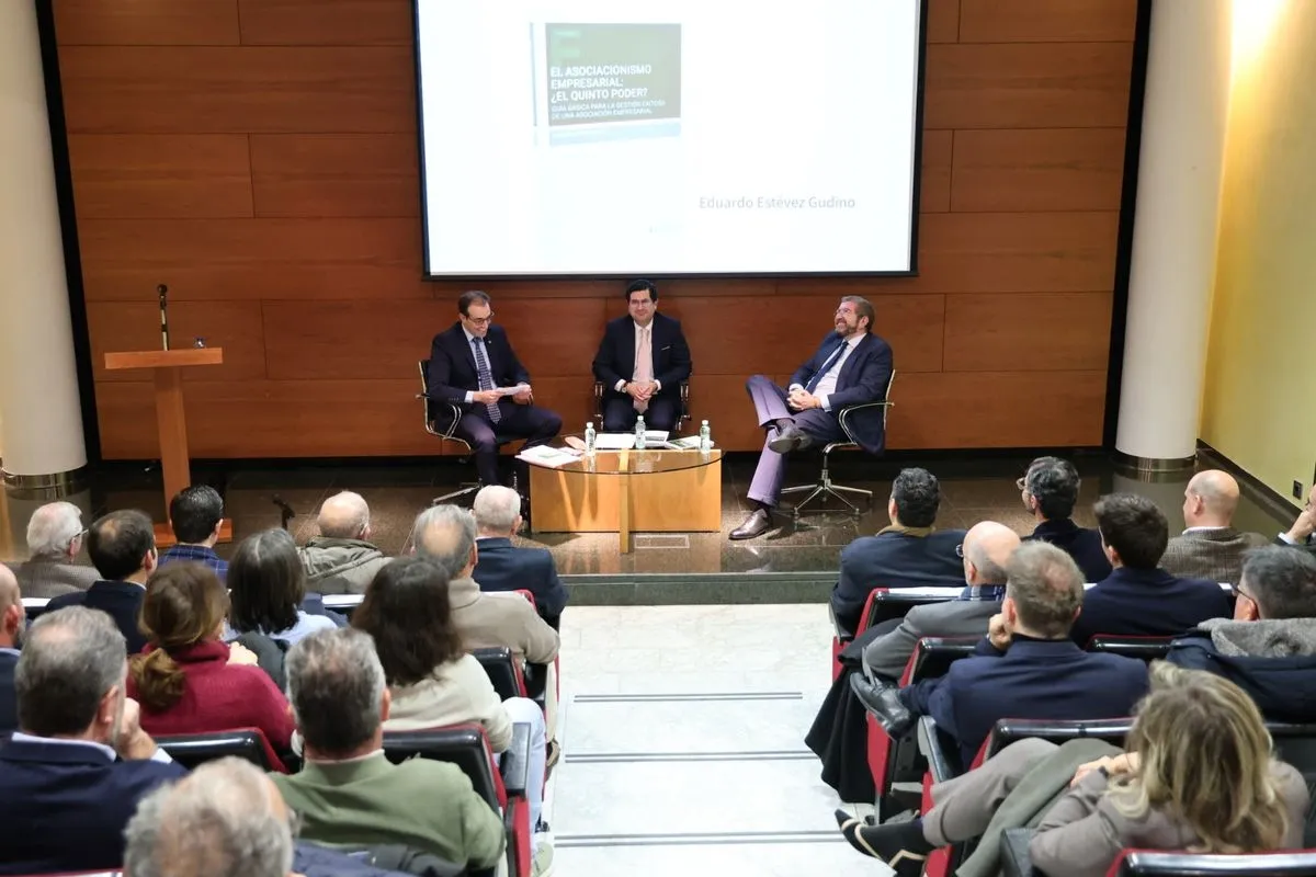 Foto 9 - FOTOS | Eduardo Est&eacute;vez desvela en su nuevo libro las claves del 'quinto poder' empresarial