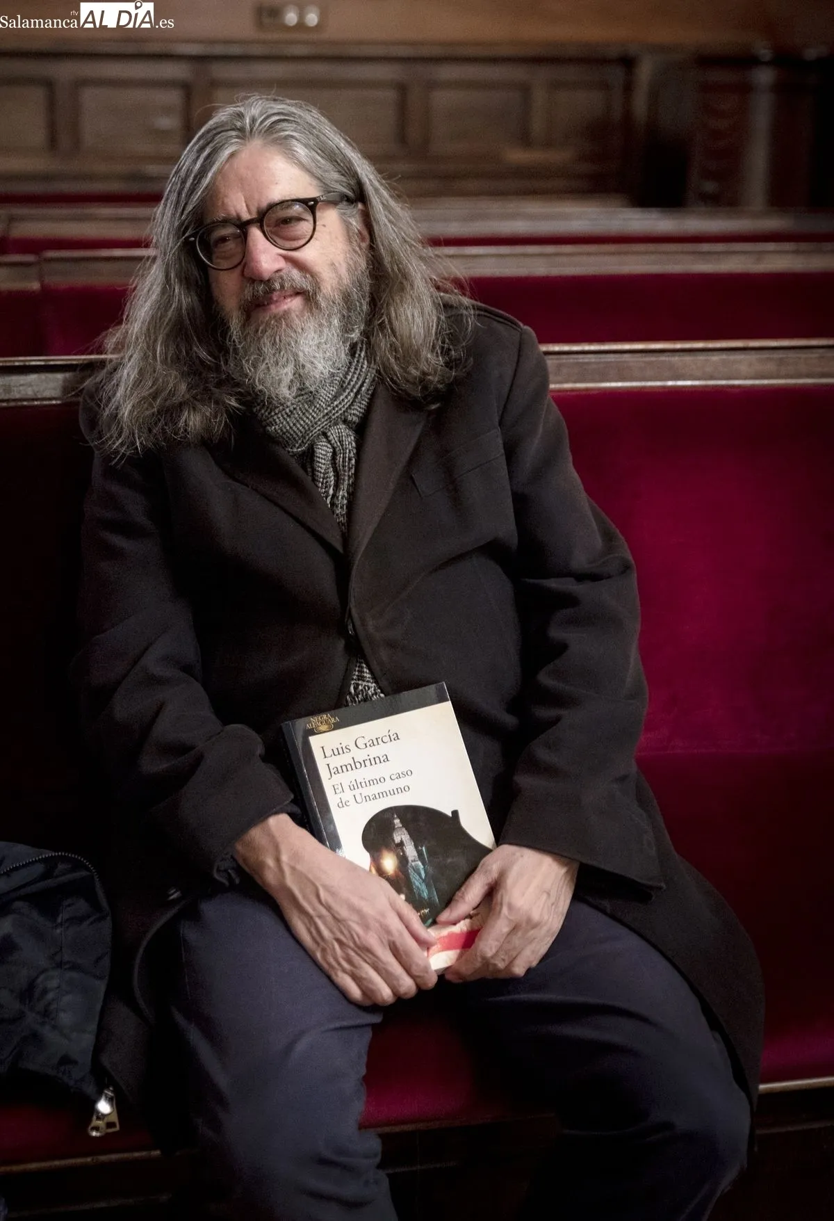 Entrevista a Luis García Jambrina en el Paraninfo de la Universidad de Salamanca. Foto Carmen Borrego