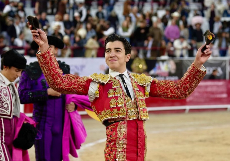 Marco Pérez triunfa en León (México)