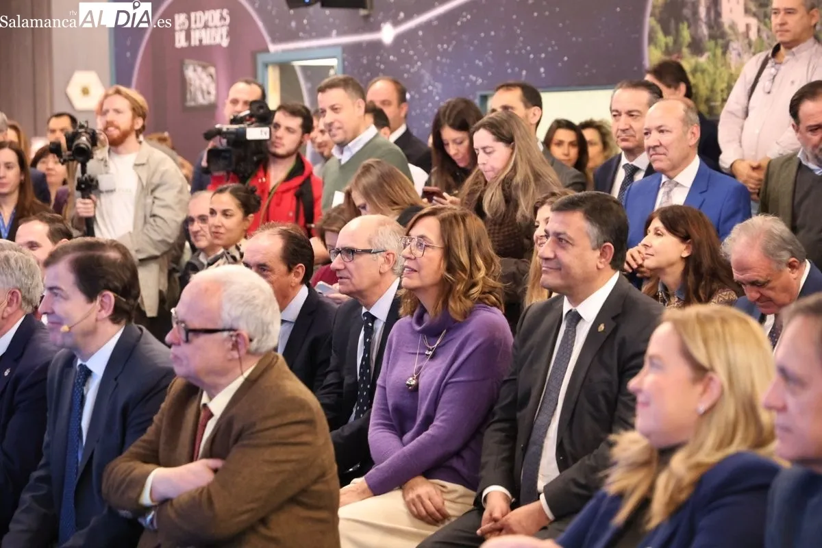 El presidente de la Junta de Castilla y León, Alfonso Fernández Mañueco, en la presentación de la propuesta de la Comunidad en Fitur. Foto de David Sañudo