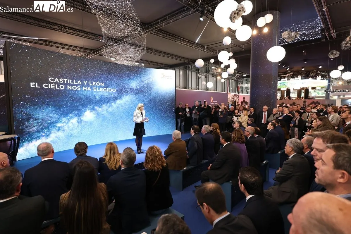 El presidente de la Junta de Castilla y León, Alfonso Fernández Mañueco, en la presentación de la propuesta de la Comunidad en Fitur. Foto de David Sañudo