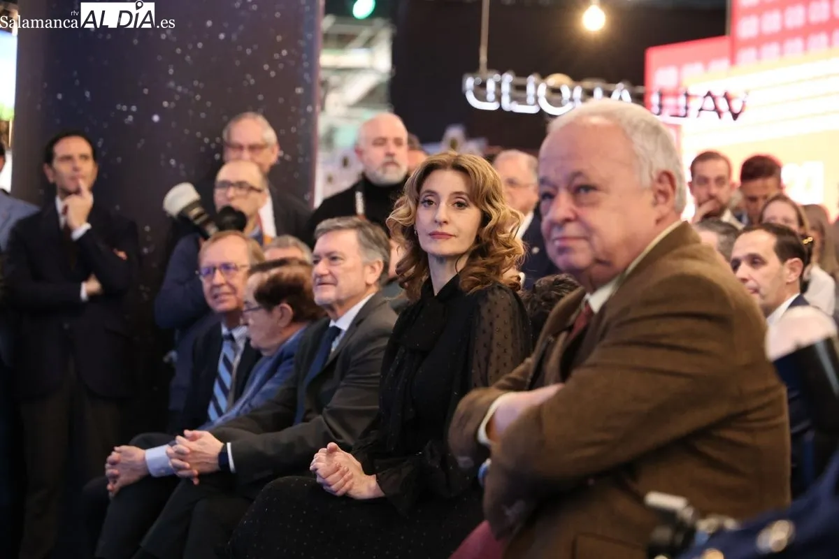 El presidente de la Junta de Castilla y León, Alfonso Fernández Mañueco, en la presentación de la propuesta de la Comunidad en Fitur. Foto de David Sañudo