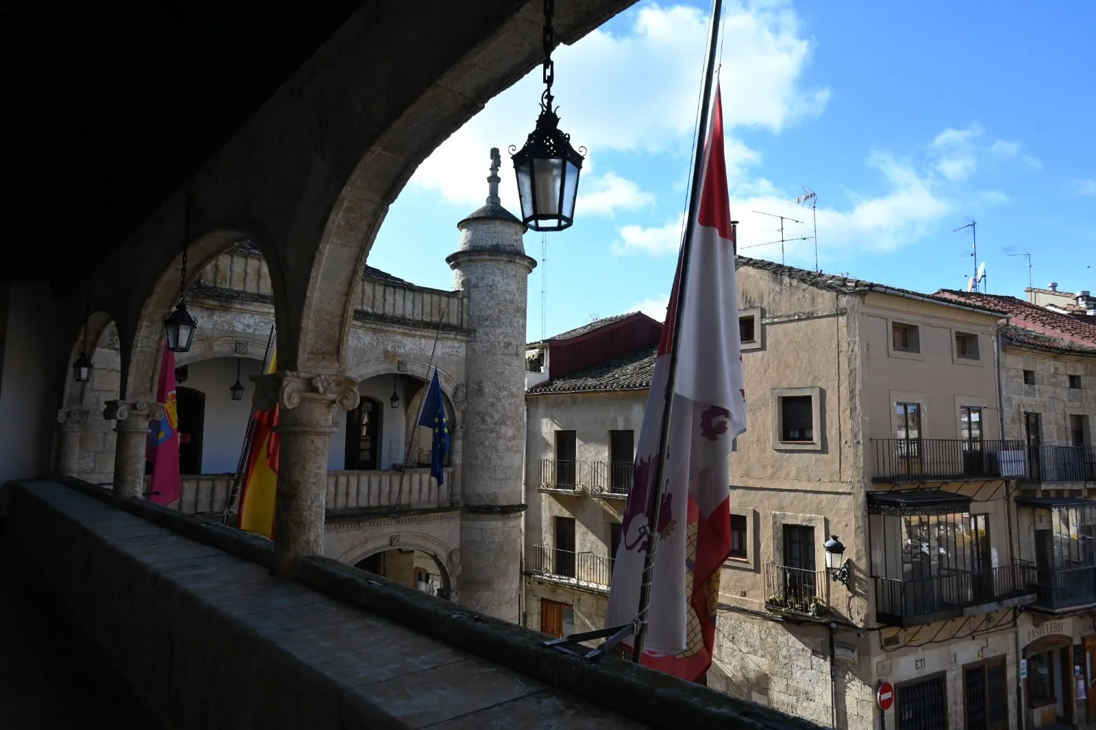 Foto 2 - Ciudad Rodrigo decreta tres d&iacute;as de luto por las v&iacute;ctimas del accidente de Adamuz