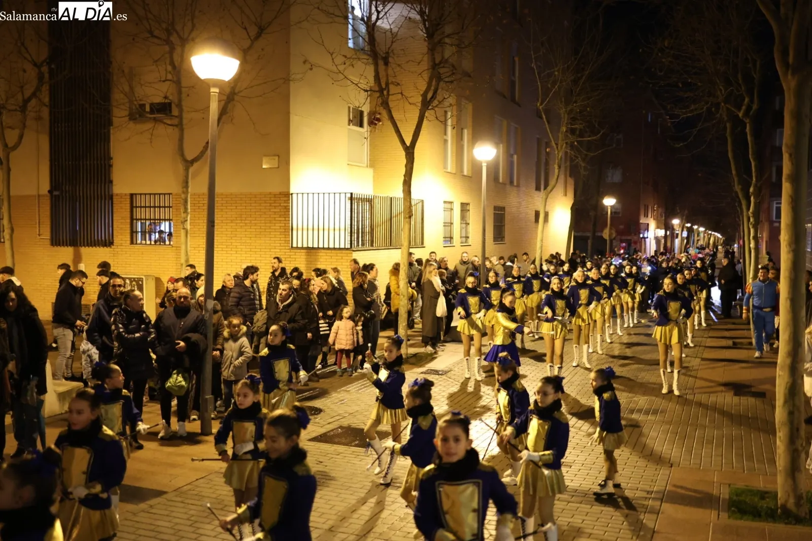 Música y color en el desfile navideño de la Hermandad del Amor y de la Paz | Fotos: David Sañudo