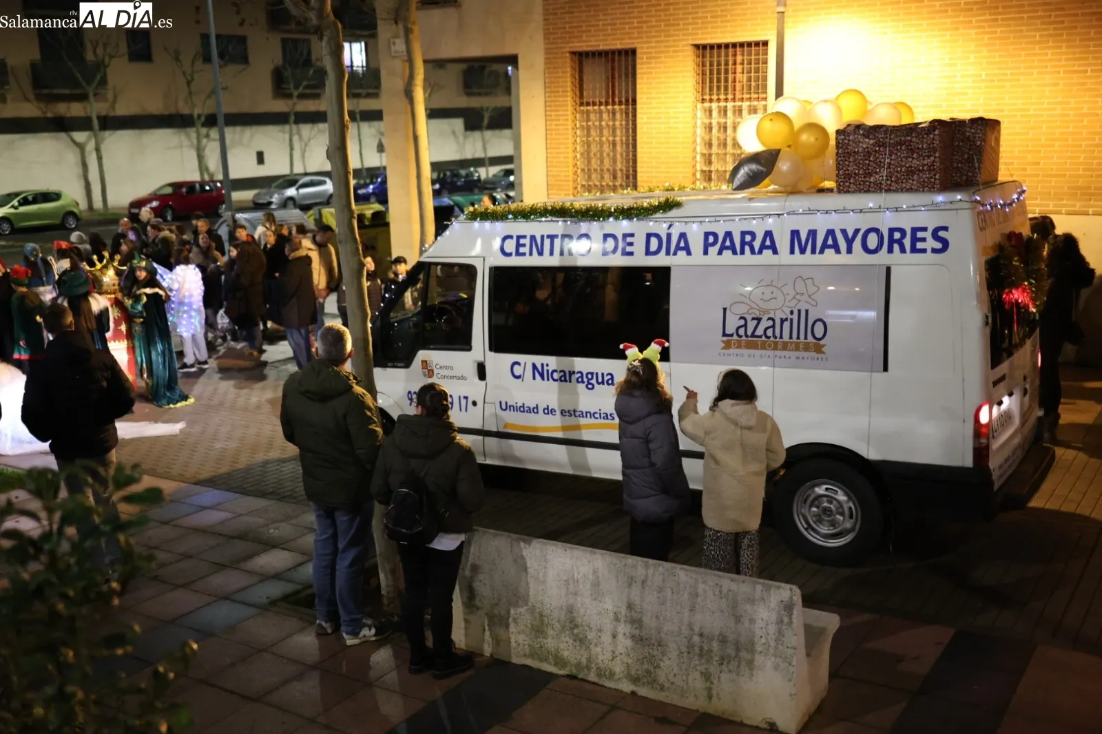 Música y color en el desfile navideño de la Hermandad del Amor y de la Paz | Fotos: David Sañudo