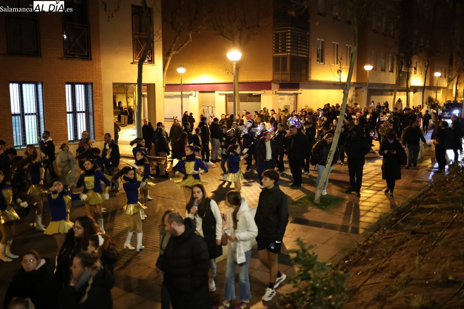 Música y color en el desfile navideño de la Hermandad del Amor y de la Paz | Fotos: David Sañudo