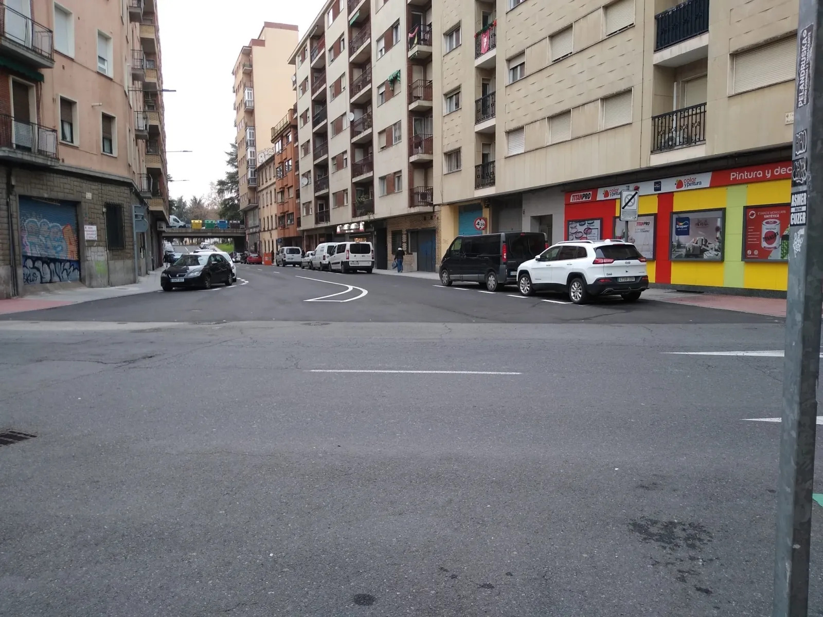 Foto 8 - FOTOS | Quejas por los nueve pasos de cebra del Barrio Vidal, que siguen sin pintar dos meses despu&eacute;s del asfaltado