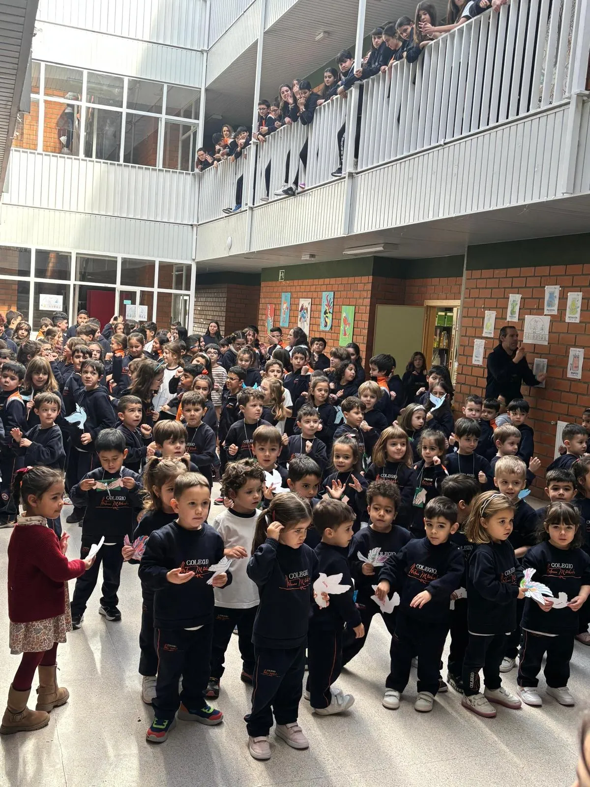 Foto 6 - El Colegio Antonio Machado conmemora el D&iacute;a de la Paz (Fotos)