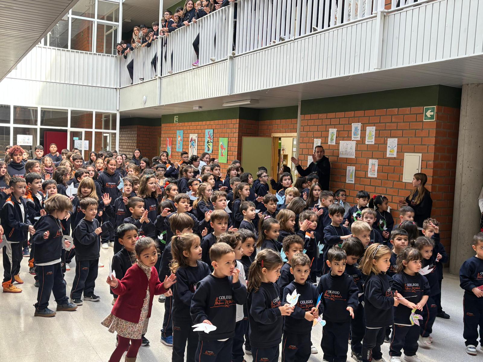 El Colegio Antonio Machado celebra el Día de la Paz en Salamanca