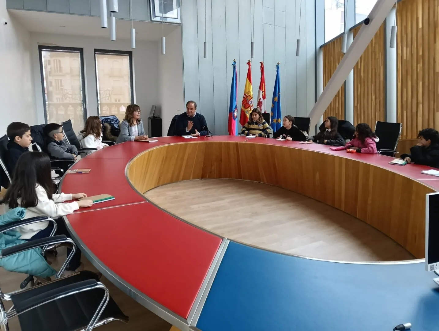 El Consejo de la Ciudad de los niños y las niñas celebra su primera reunión oficial en Guijuelo