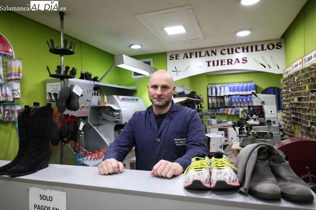 Zapatero en Salamanca: un oficio que lucha por sobrevivir