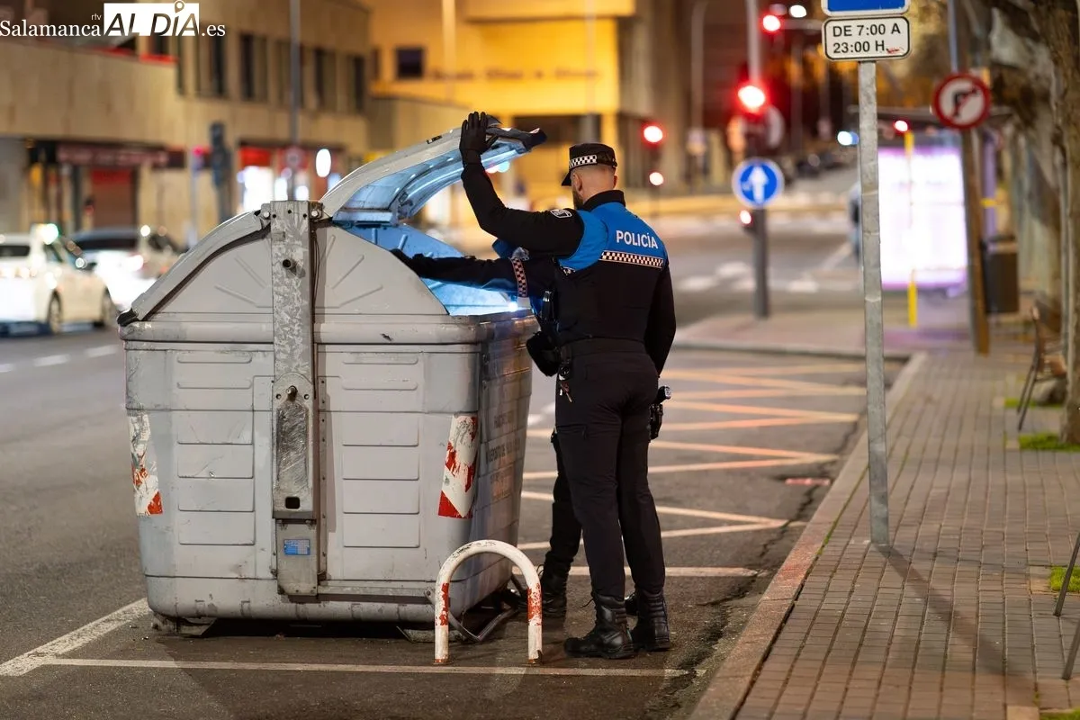 Una noche de patrulla con la Policía Local de Salamanca | Fotos: David Sañudo