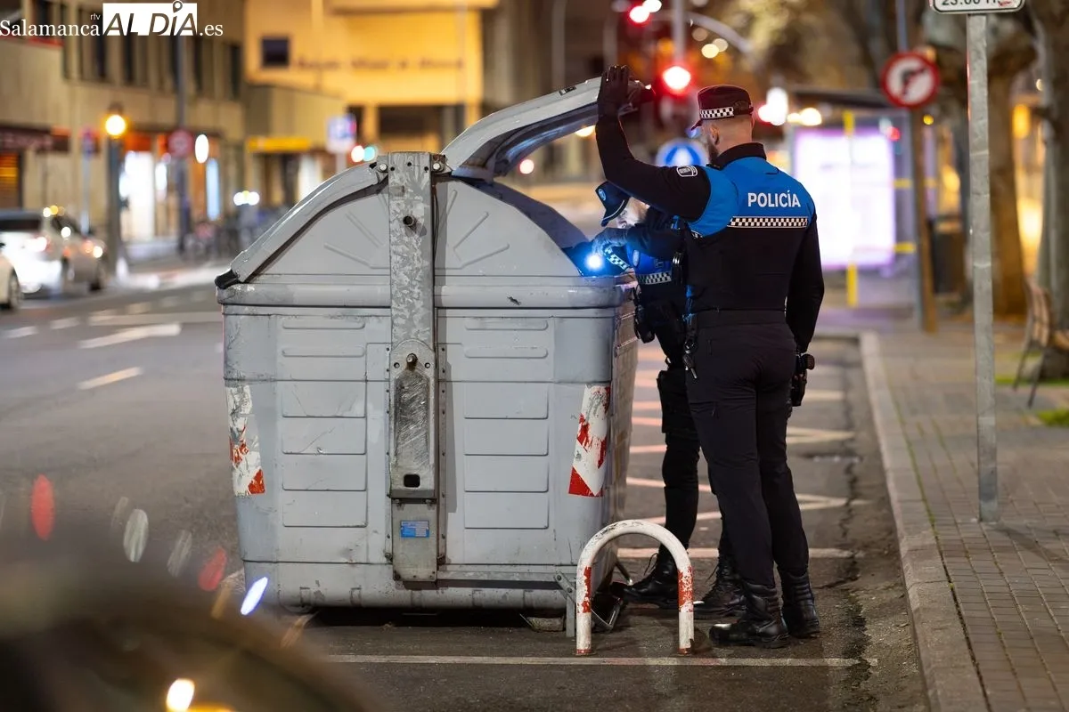Una noche de patrulla con la Policía Local de Salamanca | Fotos: David Sañudo
