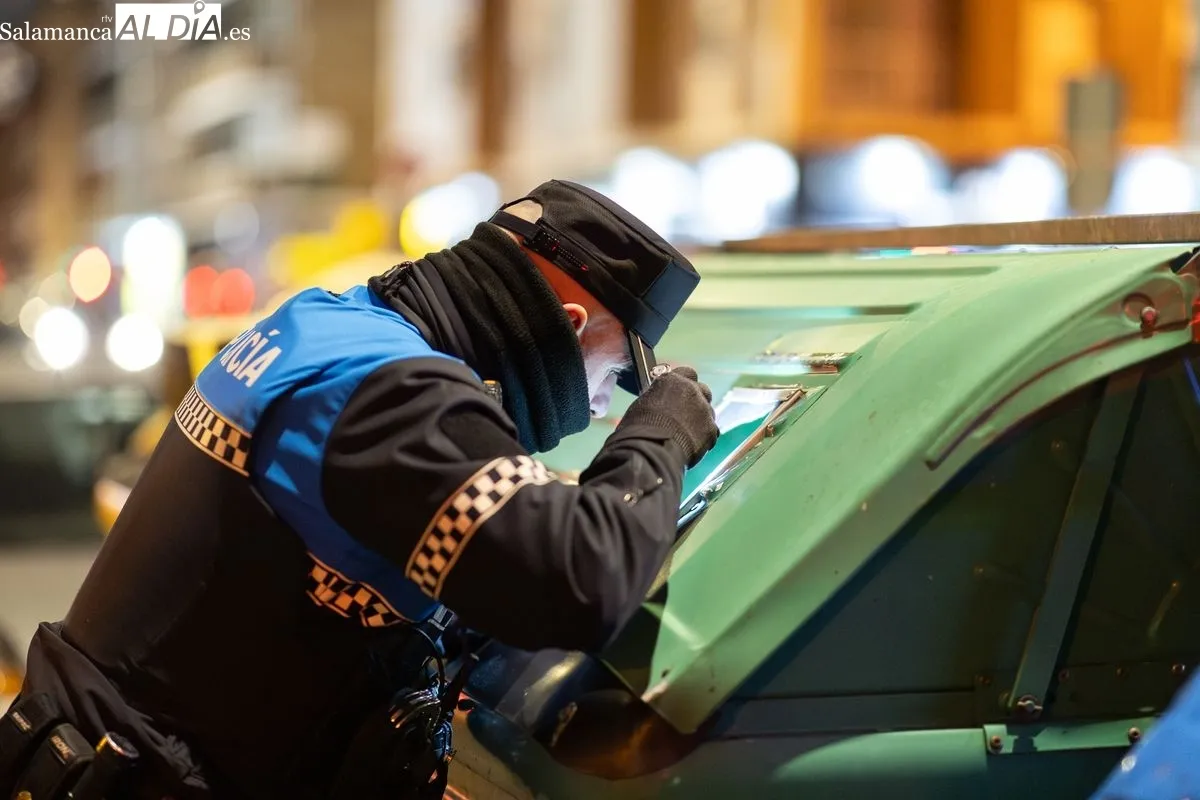 Una noche de patrulla con la Policía Local de Salamanca | Fotos: David Sañudo