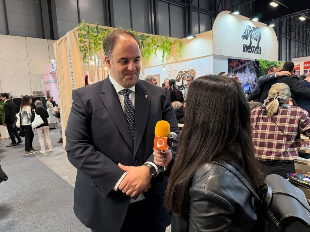 Foto 5 - Guijuelo protagoniza una intensa jornada en Fitur con la visita de l&iacute;deres pol&iacute;ticos y la presentaci&oacute;n de la 40&ordf; Matanza T&iacute;pica (FOTOS)