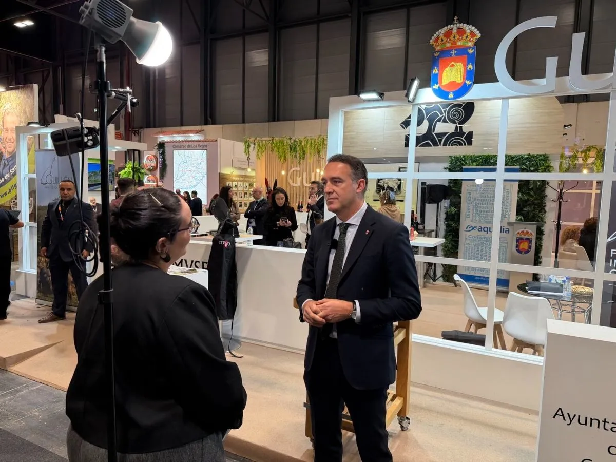 Foto 11 - Guijuelo consolida su &eacute;xito en Fitur con un stand abarrotado (FOTOS)