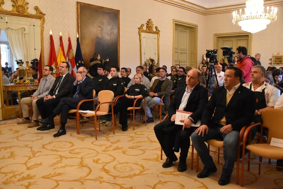Presentación en el Ayuntamiento de la expedición salmantina que irá a Madrid Fusión. Foto de Toni Sánchez