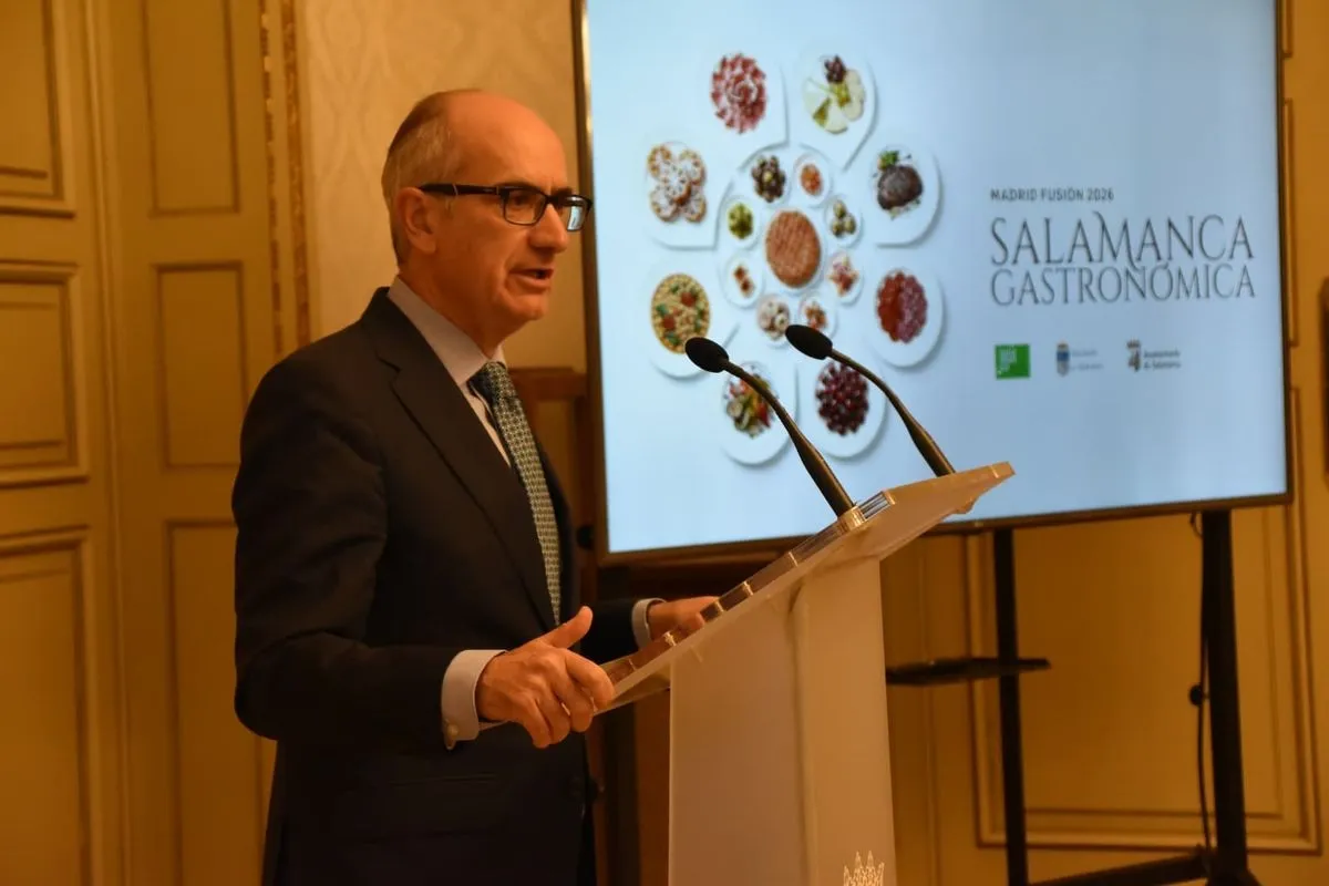 Presentación en el Ayuntamiento de la expedición salmantina que irá a Madrid Fusión. Foto de Toni Sánchez