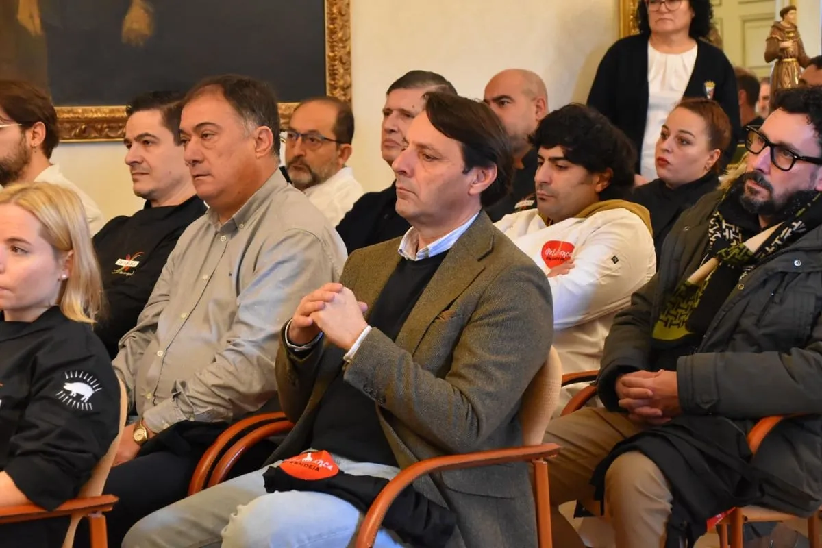 Presentación en el Ayuntamiento de la expedición salmantina que irá a Madrid Fusión. Foto de Toni Sánchez