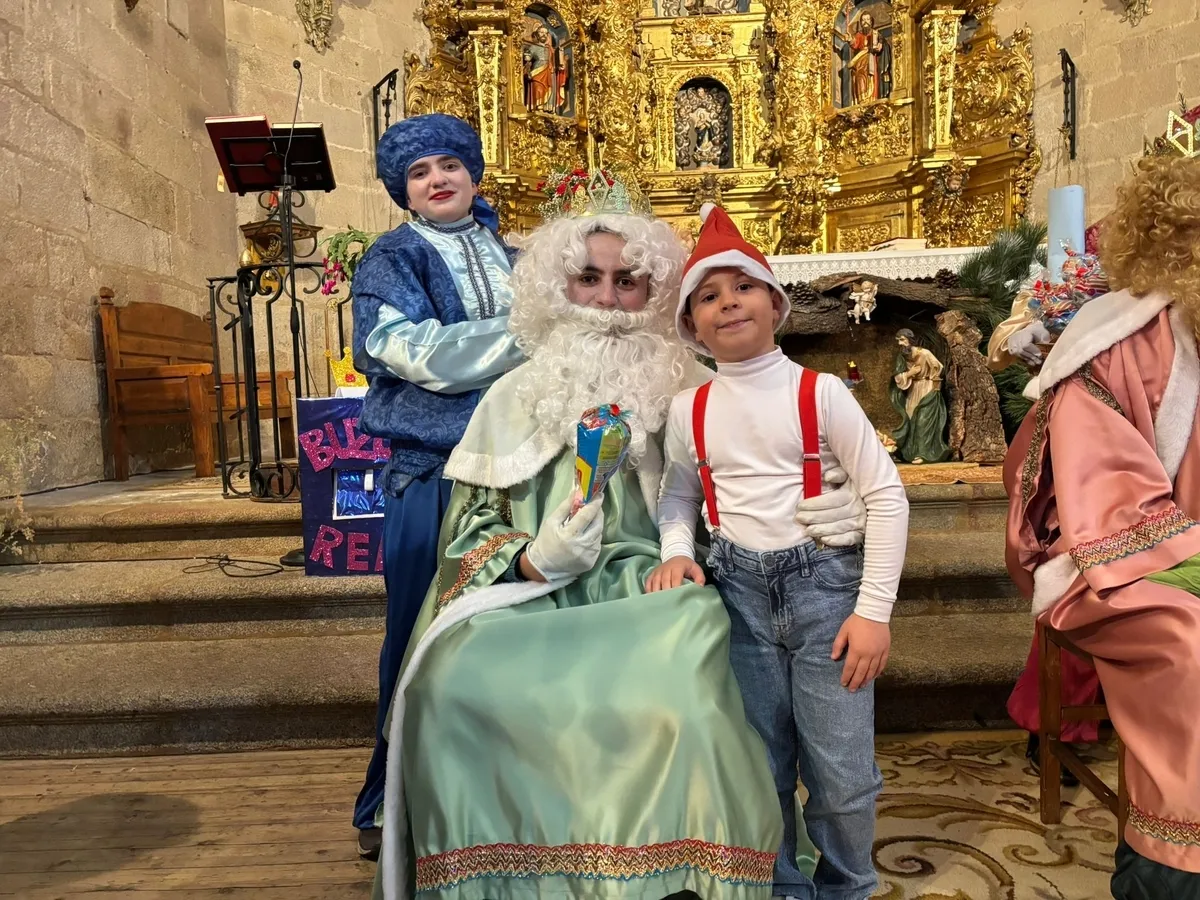 Foto 10 - Fuegos artificiales, poemas y villancicos infantiles para recibir a los Reyes Magos en Yecla de Yeltes