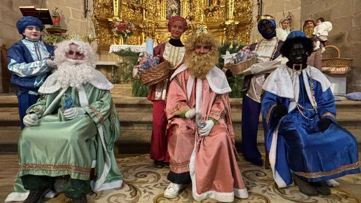 Foto 9 - Fuegos artificiales, poemas y villancicos infantiles para recibir a los Reyes Magos en Yecla de Yeltes