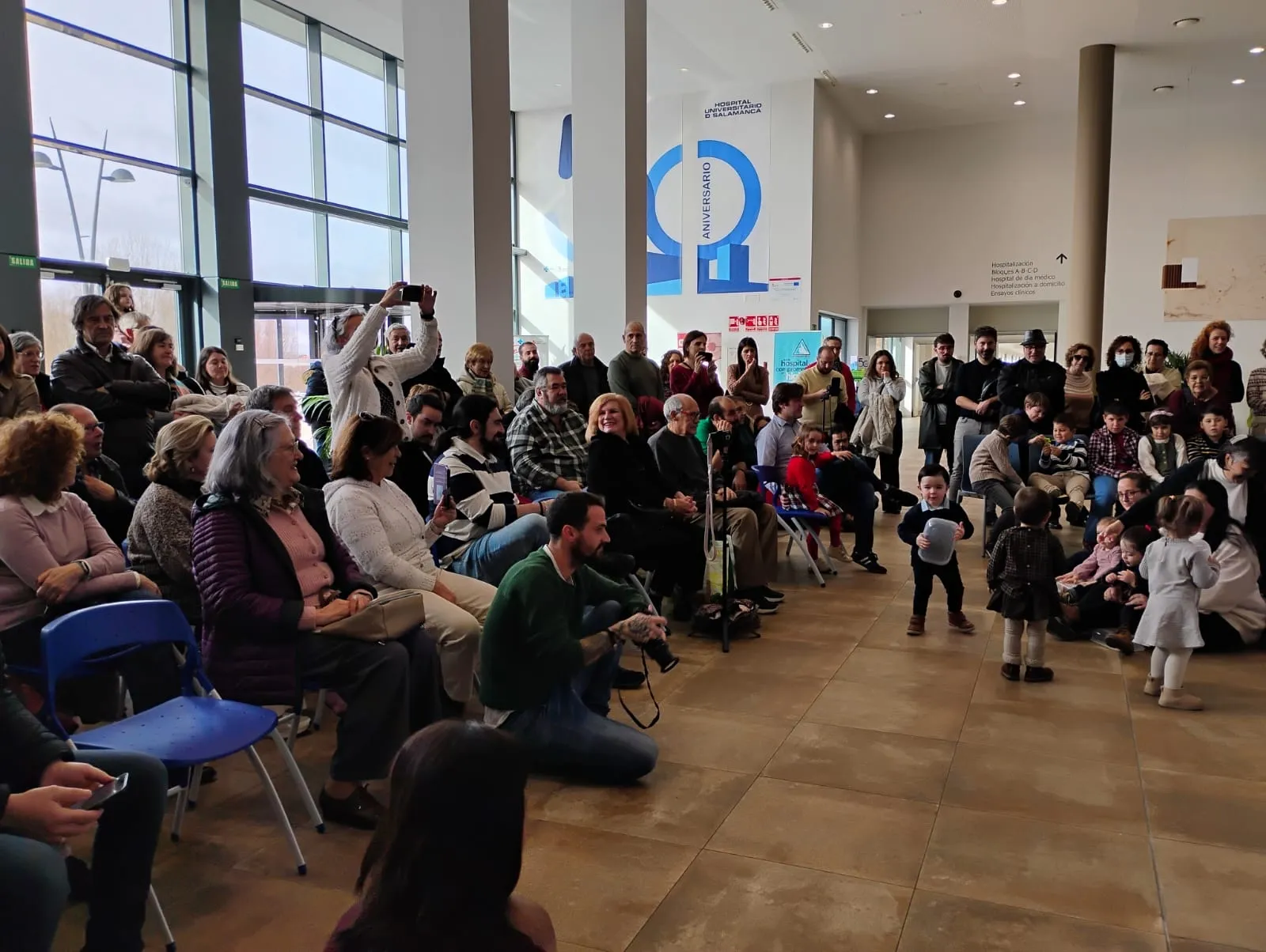 Música en el Hospital de Salamanca a cargo de los alumnos de Play Suzuki