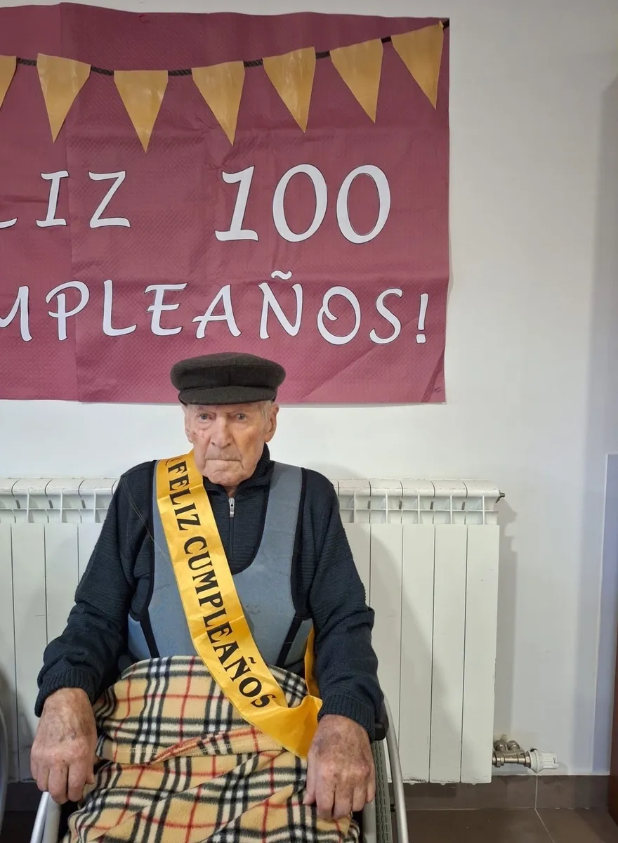 Centenario de Araceli y Ángel en la resdiencia La Llanada 2 de Aldeadávila de la Ribera