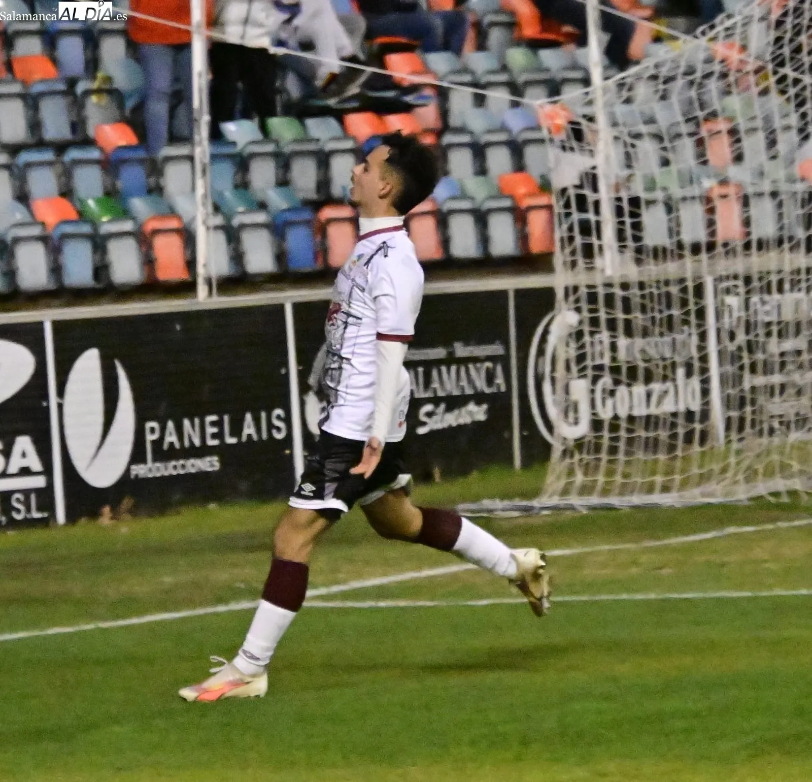 Foto 5 - FOTOS | El Salamanca UDS deja KO al Valladolid Promesas con una gran segunda parte y suma su primer triunfo de 2026 (3-0)